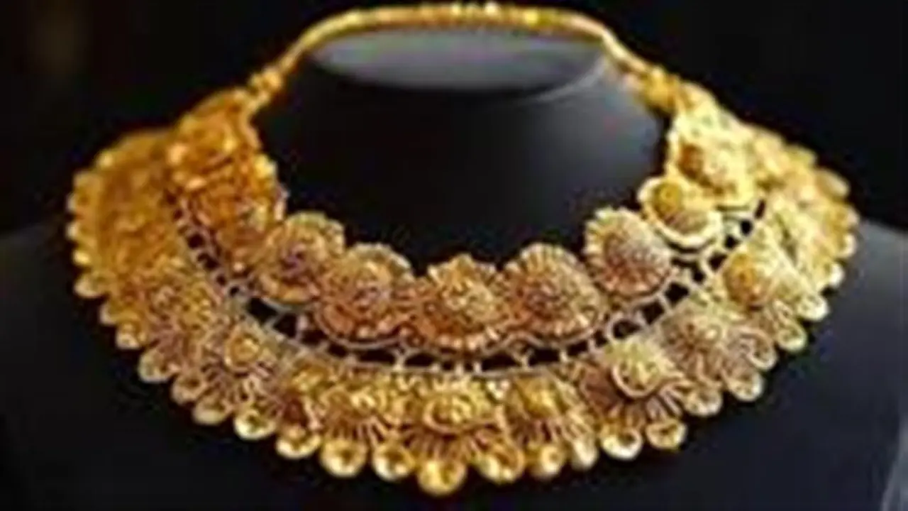 توقعات بوصول سعر الذهب نحو 5200 دولار للأوقية وسط تصاعد توترات أمريكا وإيران